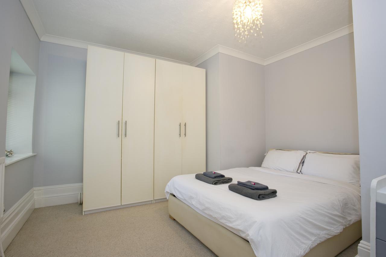 Large 2 Bedroom Apt - Near Beach - Free Parking Bournemouth Exterior photo
